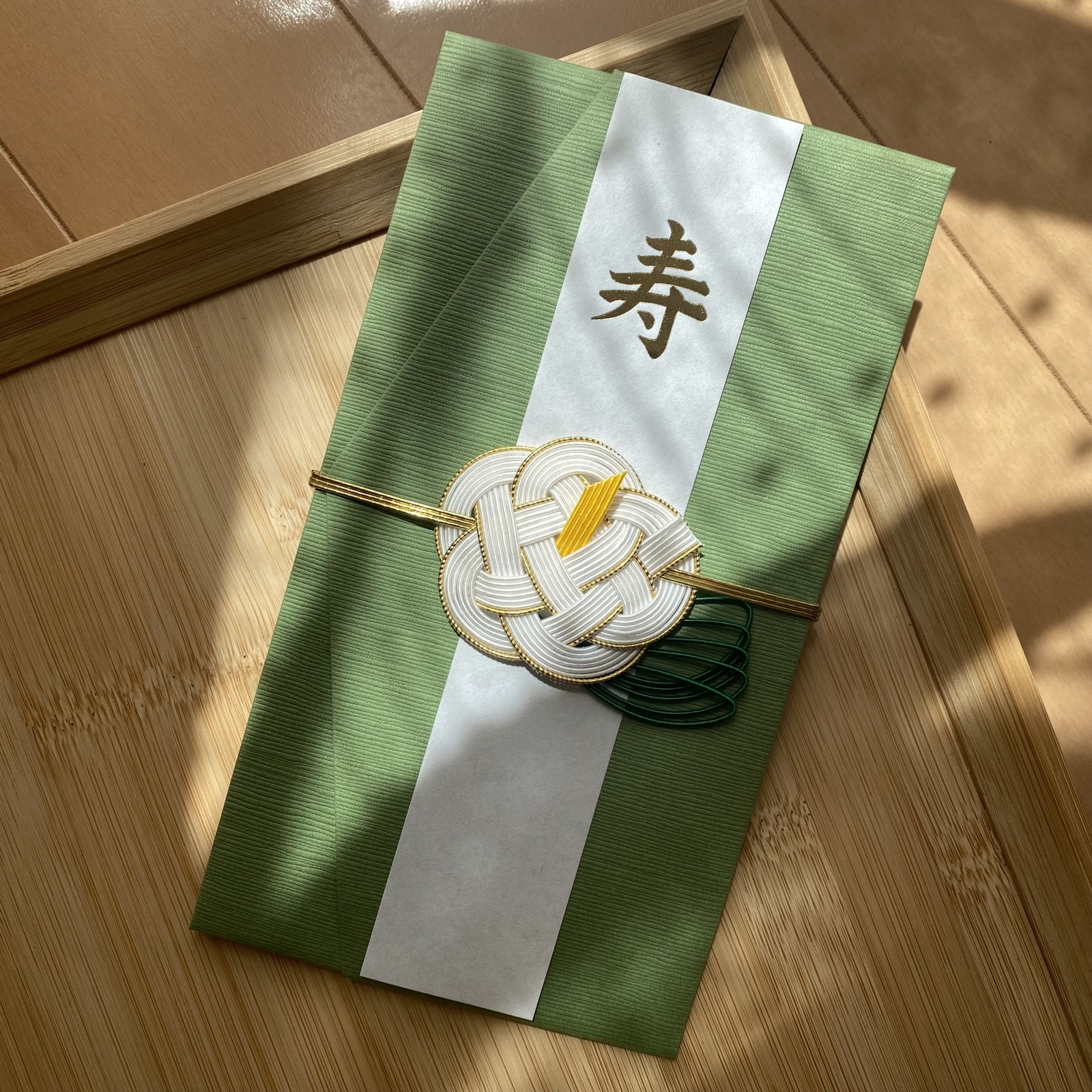 白色椿纹贺仪袋