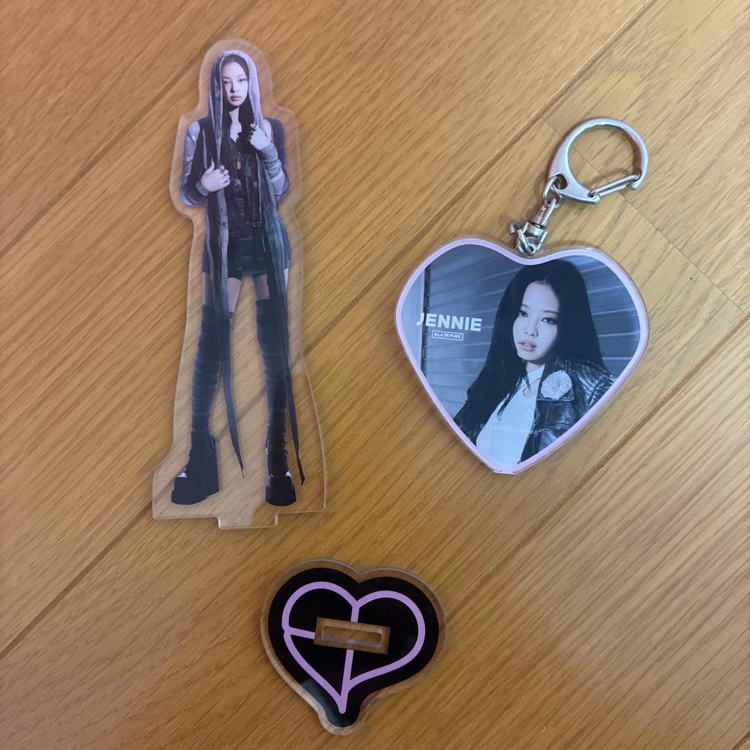 BLACKPINK JENNIE Acrylic Stand Keychain Set