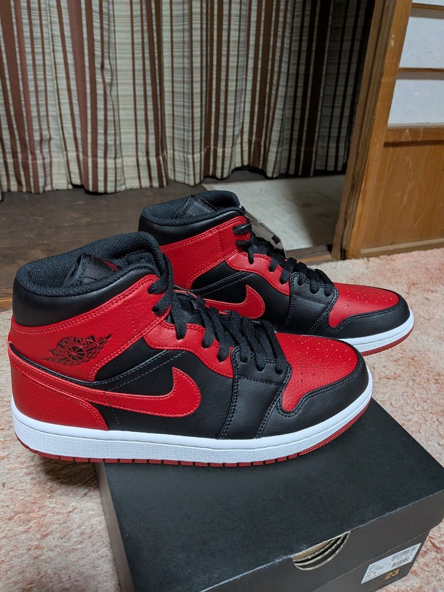耐克 AIR JORDAN 1 MID BRED 耐克 空气乔丹1 中帮 红色