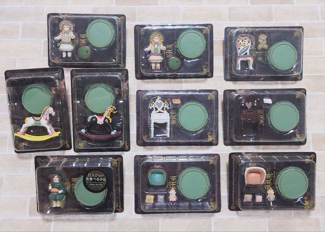 New Unused Miniature Antique Museum 10-Piece Set