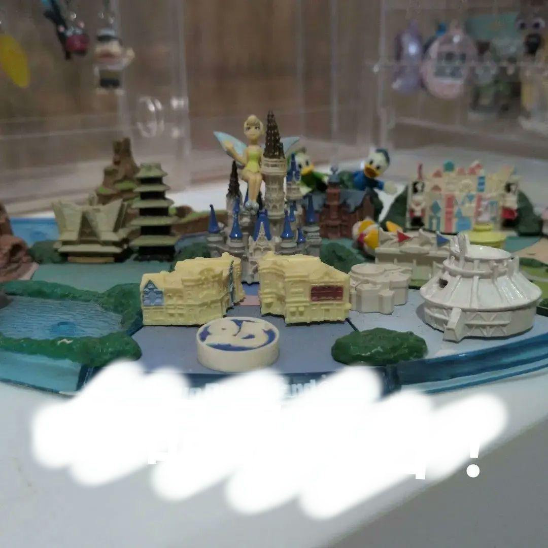 Tokyo Disneyland Miniature Figure Set