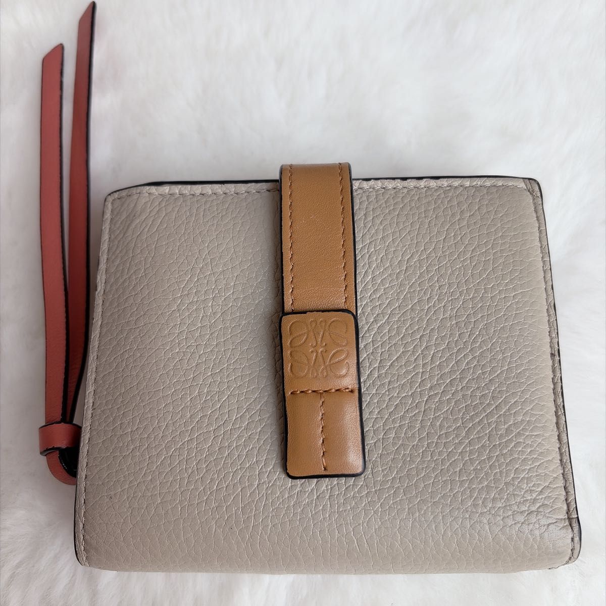 罗意威 二折钱包 紧凑型拉链钱包 字母图案 米色 LOEWE 三折款 灰米色 二折钱包
