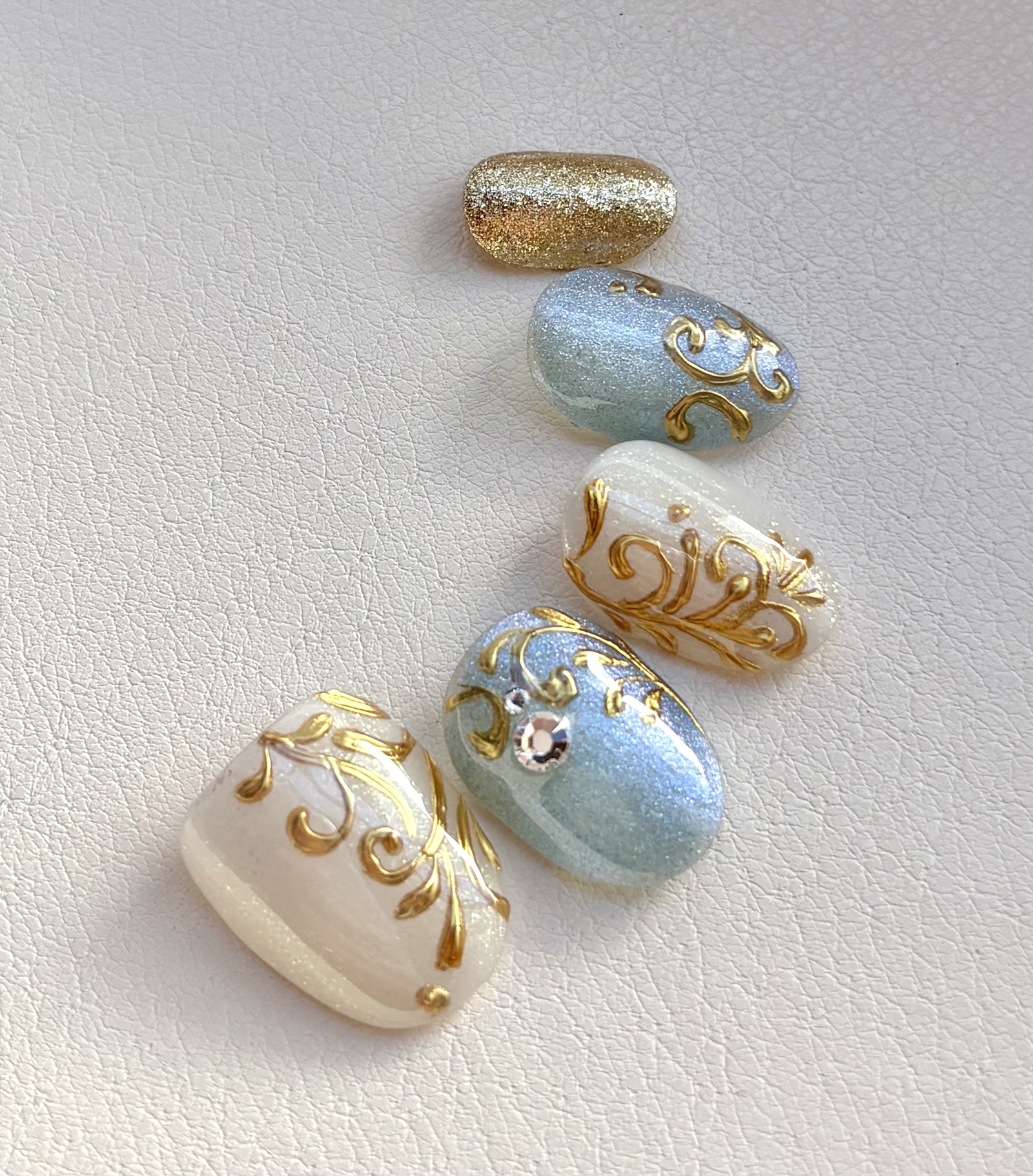 Cinderella Blue Bridal Nail Tips/Arabesque Nail Tips/Gold Lines/Dress-Nail Design/Delicate Gold Accents/Elegant Bridal Nails/Princess Nails/Cinderella