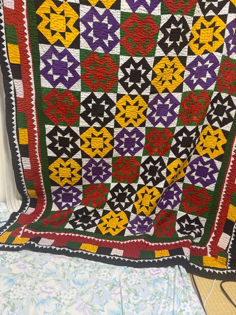 Multicolor Geometric Pattern Quilt