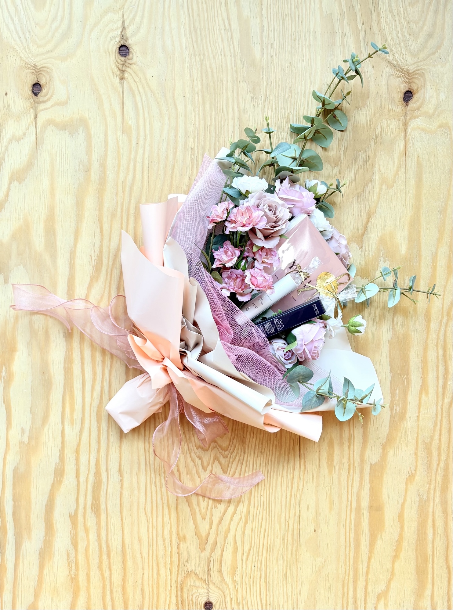 【定制化妆品花束专用【完全定制】【请留言】【自选化妆品与花卉搭配】【鲜花礼品】【惊喜礼物】【送给女友或亲密好友的礼物】