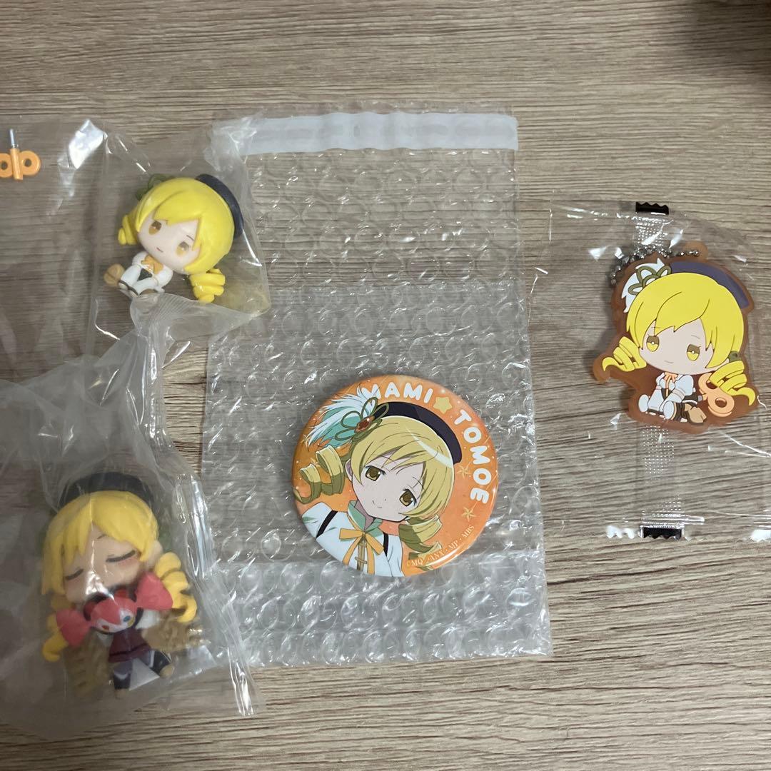 Mado Magi Magical Girl Madoka ☆ Magica Tomoe Mami Can Badge Donki