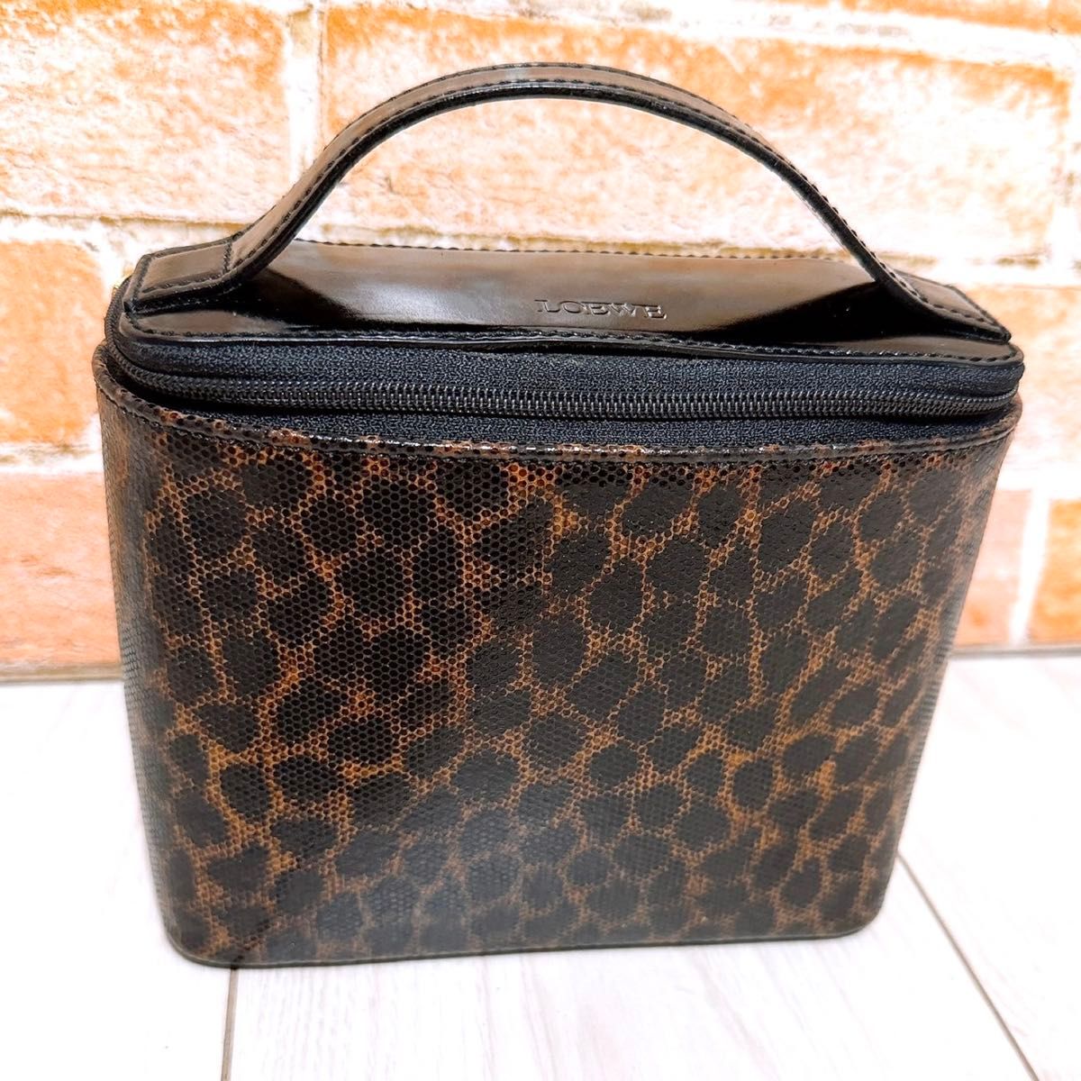 (品相极佳)LOEWE(罗意威)化妆包 动物纹