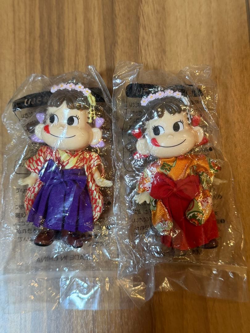 Fujiya Idol Peko-chan Hakama Outfit Keychain 2-Piece Set