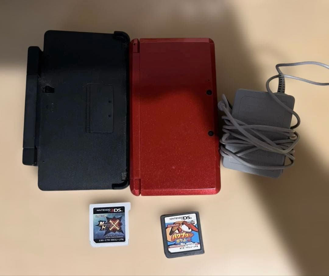 任天堂 3DS 主机 含配件 炽焰红