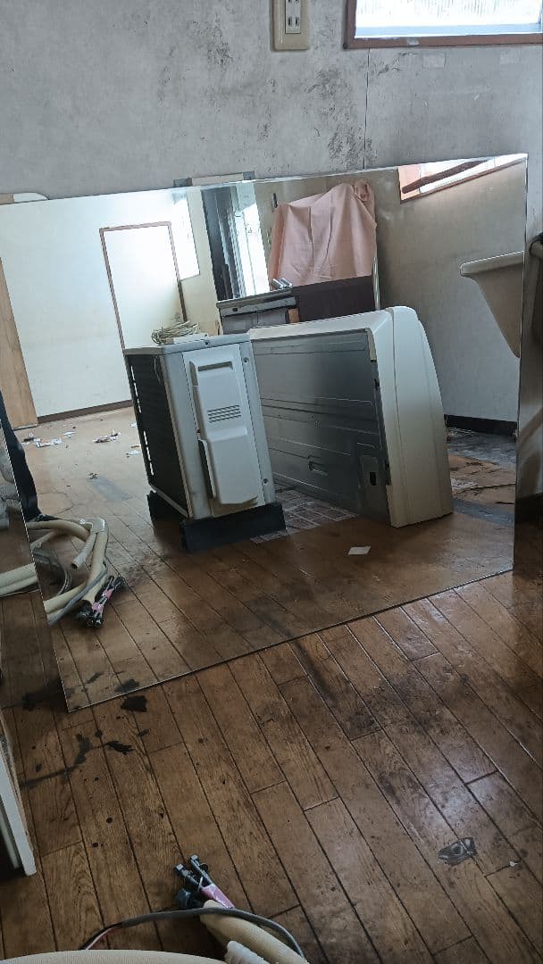 仅限理发店用镜子。
