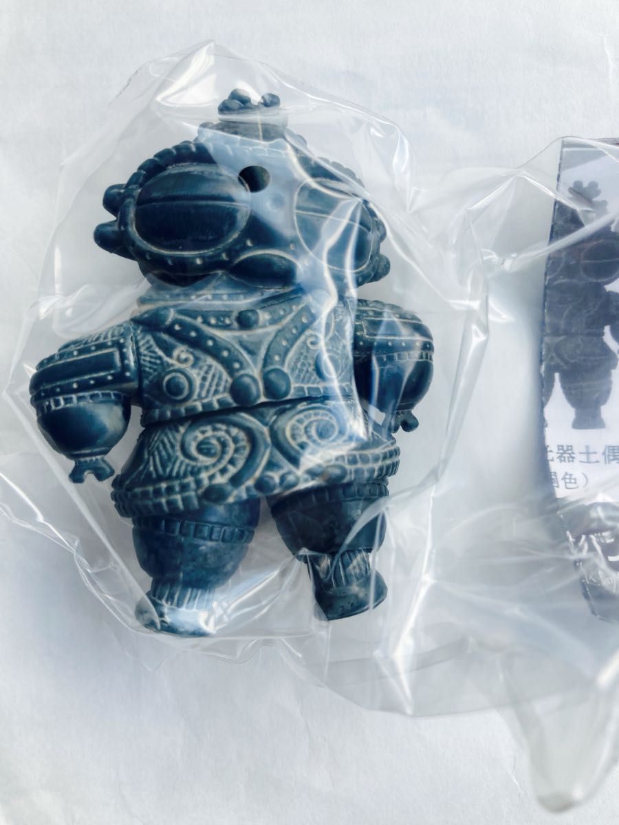ART IN GASHAPON UGOMO Haniwa and Dōgu Kamega Dōgu Bronze Color Gacha Figure