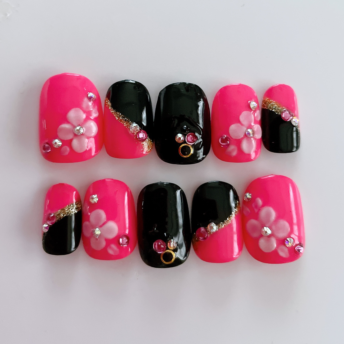 Coming-of-Age Day Nail Tips | Vibrant Pink x Black Japanese-Modern 3D Flower Nails