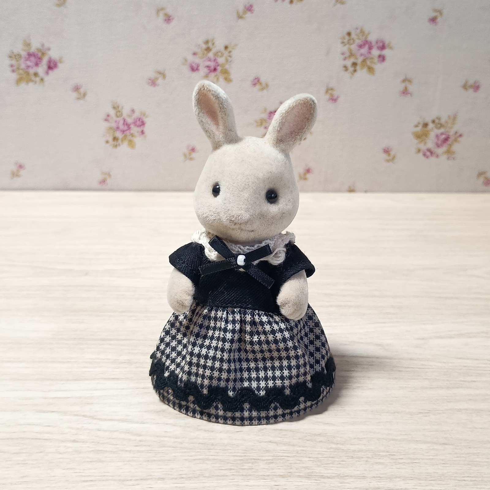森贝儿家族 玩偶服装 换装 黑色 格纹连衣裙 妈妈款