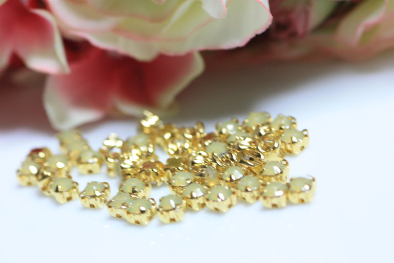 4mm ♡ 黄色欧泊 50粒