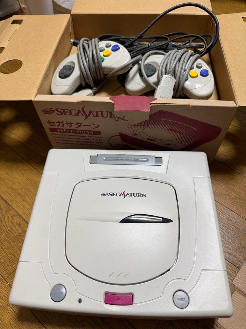 SEGA SATURN 世嘉土星 近乎全新 已确认功能正常 含2个控制器