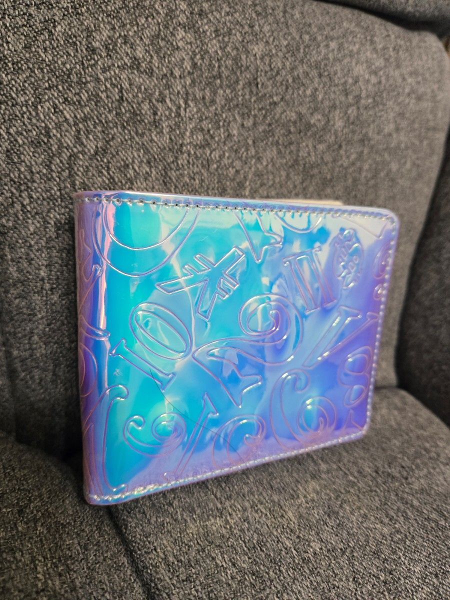 Frank Miura Fukukoi Series – Fukukoi: The Wallet That Attracts Miracles – Two-Fold Wallet – Aurora