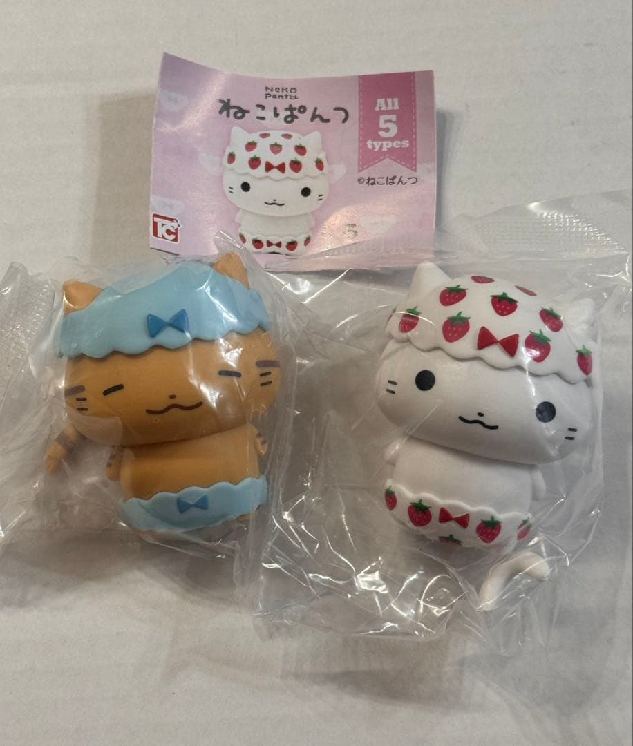 Neko Pants Gacha Figure Soft Vinyl Shiro and Tora Set of 2