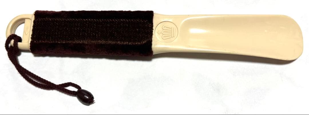 复古风格鞋拔，带礼仪刷手柄