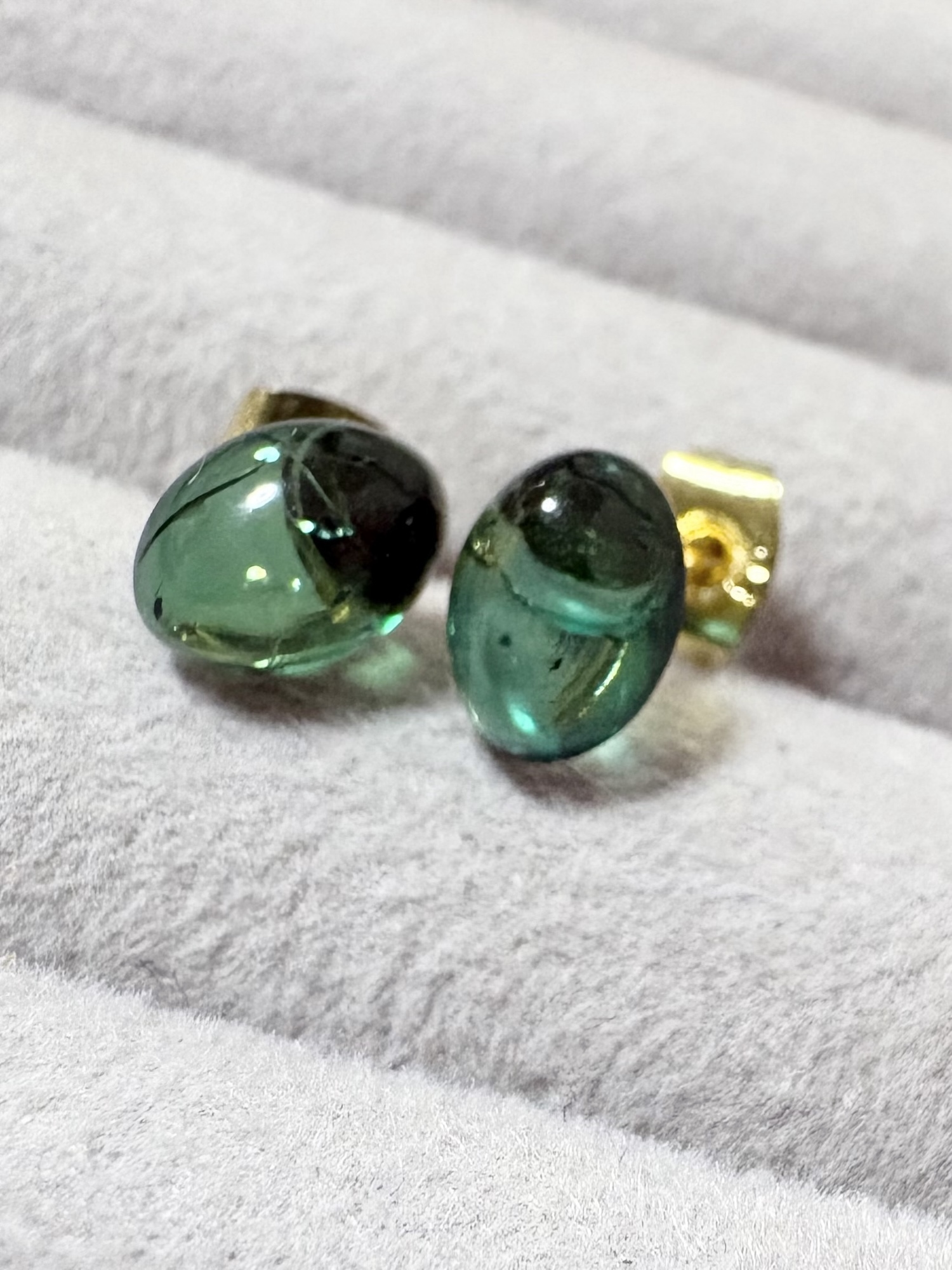 天然琥珀蓝绿色琥珀耳环8 × 6mm浪涌不锈钢K18电镀