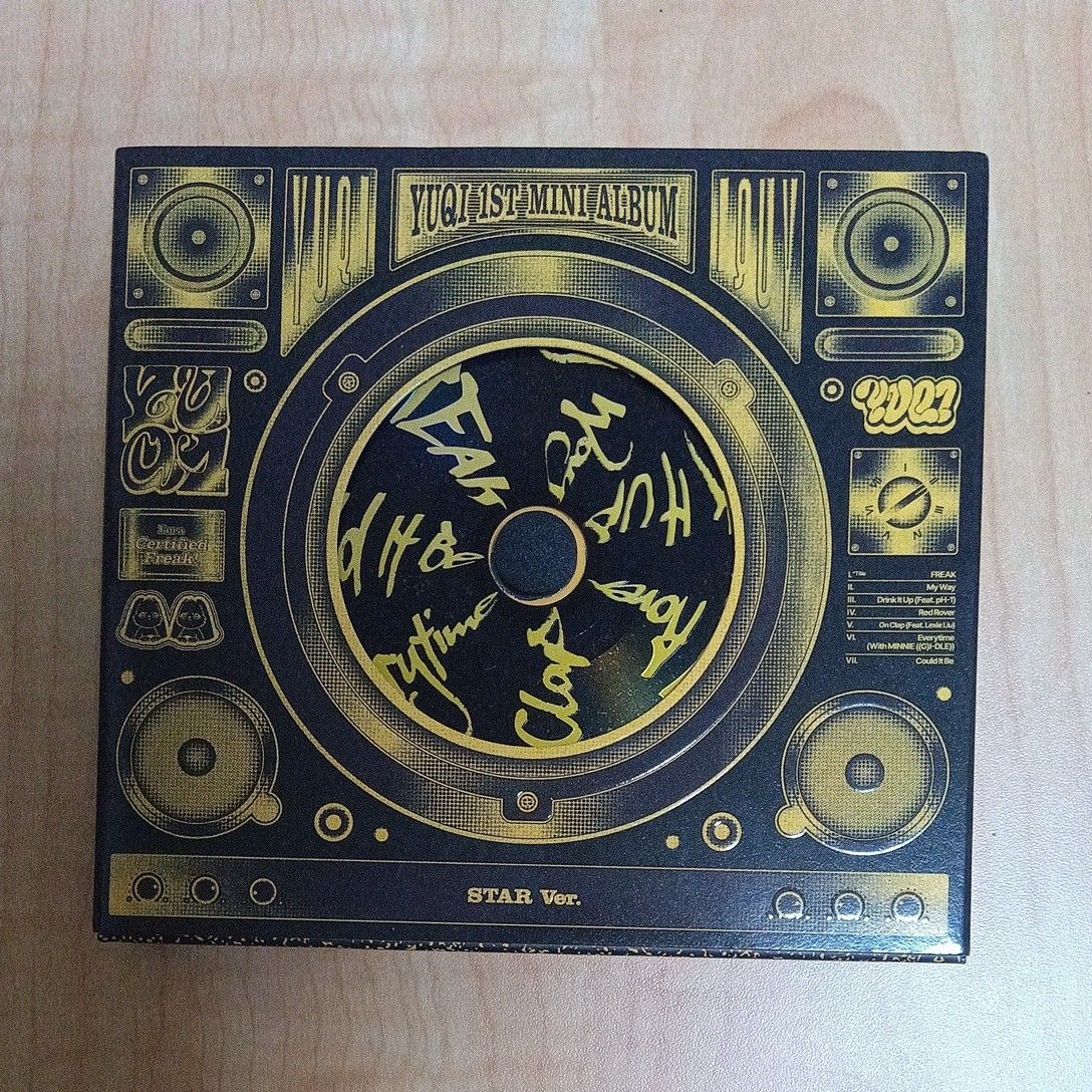 YUQI 首张迷你专辑 YUQ1 星光版 CD