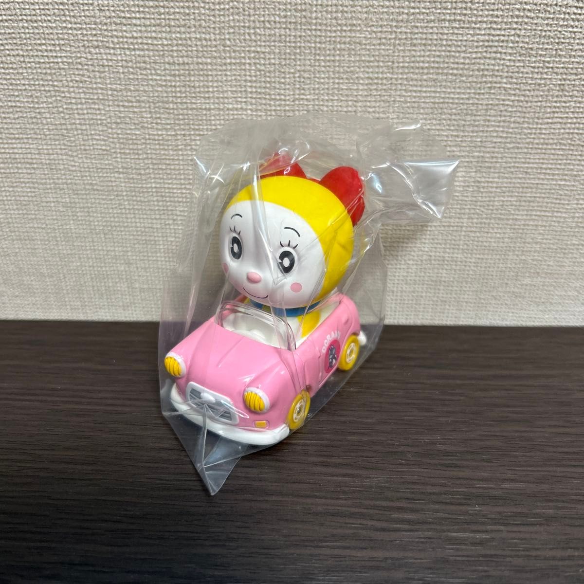 Doraemon Tomica Tunes Mini Car Figure