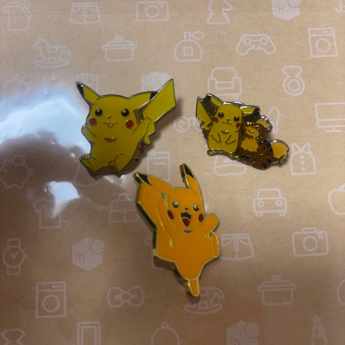 ポケモン 絶版 ピカチュウ ピンバッジ ピンズ ポケモンセンター ガーディ グッズ
