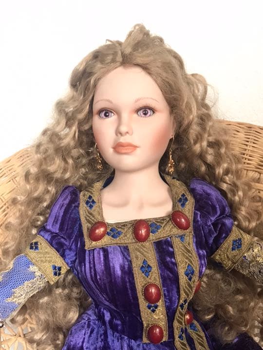 [Extremely Rare] Antique Doll Mundia Collector's Doll