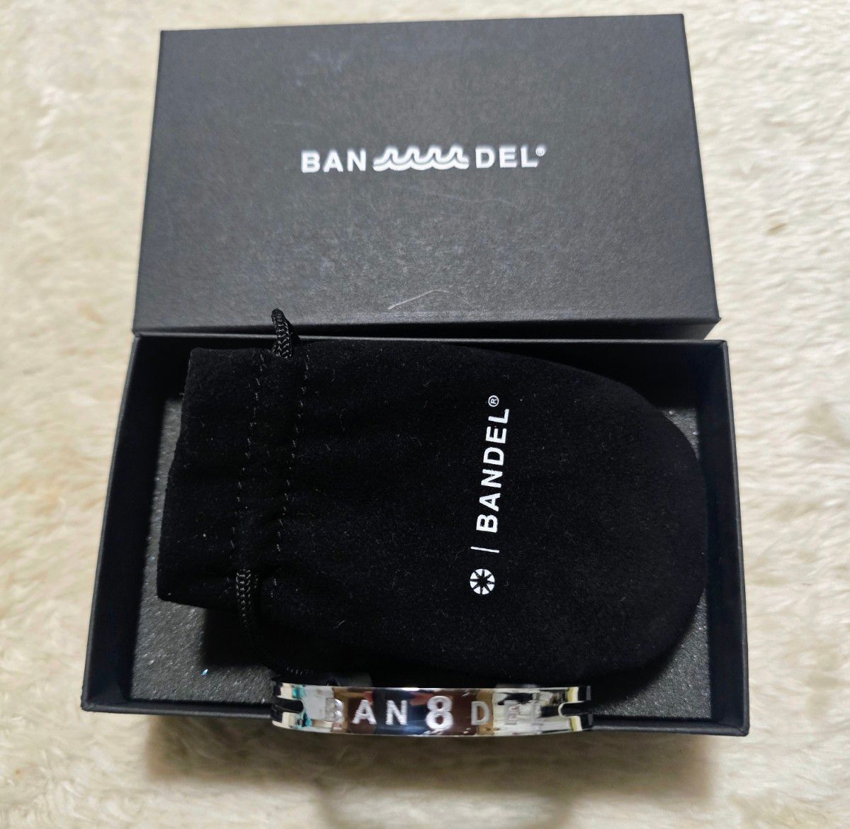 带BANDEL BANDEL钛手镯专用箱 · 化妆包