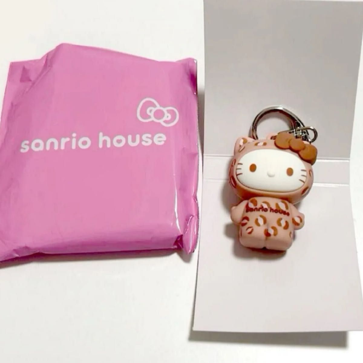 Sanrio house 凯蒂猫立体吊坠豹纹