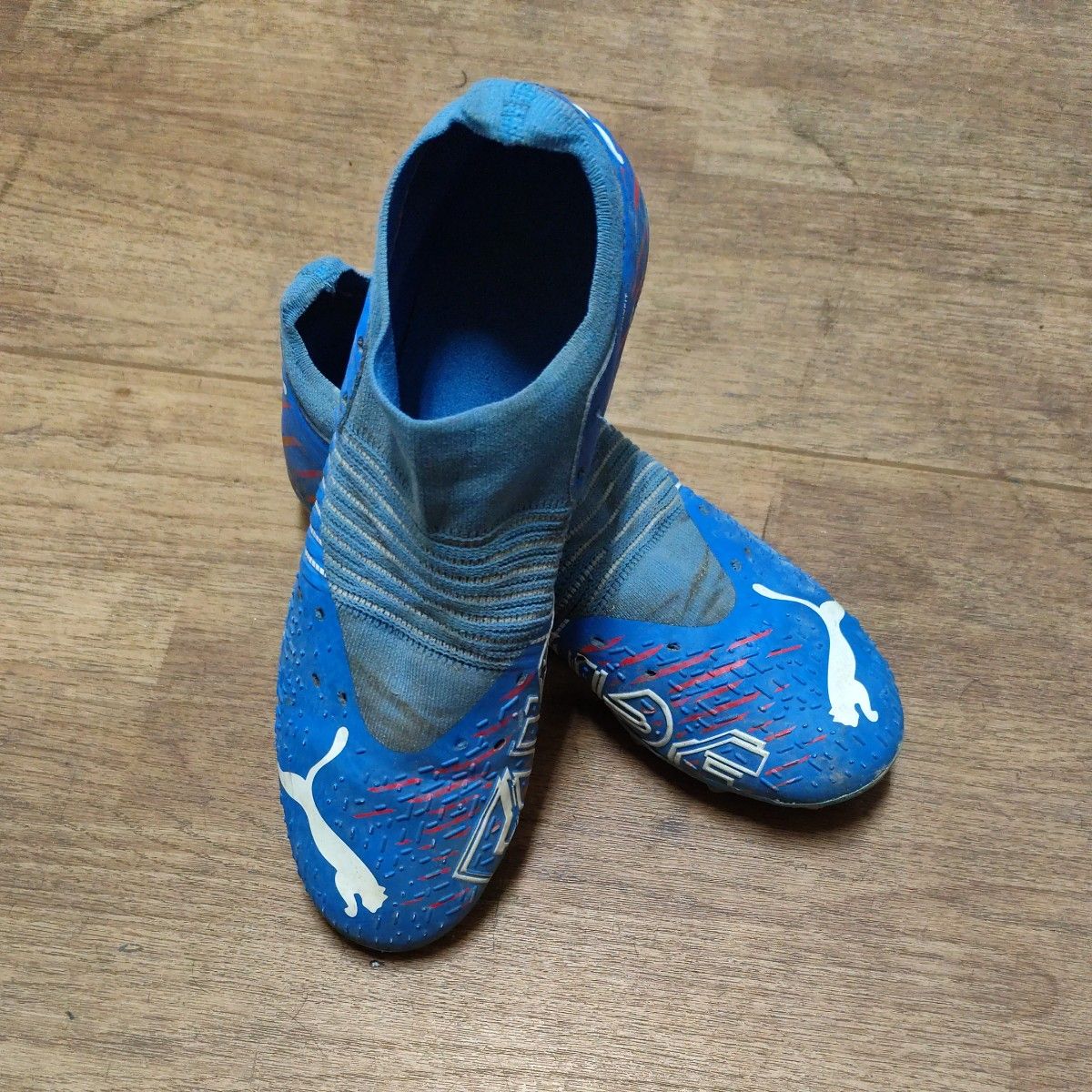 PUMA プーマ サッカースパイク ブルー レッド