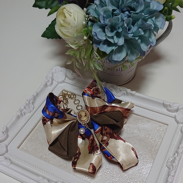 Feliceribbon品牌的蕾丝花边丝巾