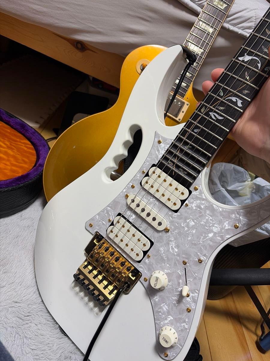 Ibanez JEM7V 白色 电吉他 Steve Vai 签名款