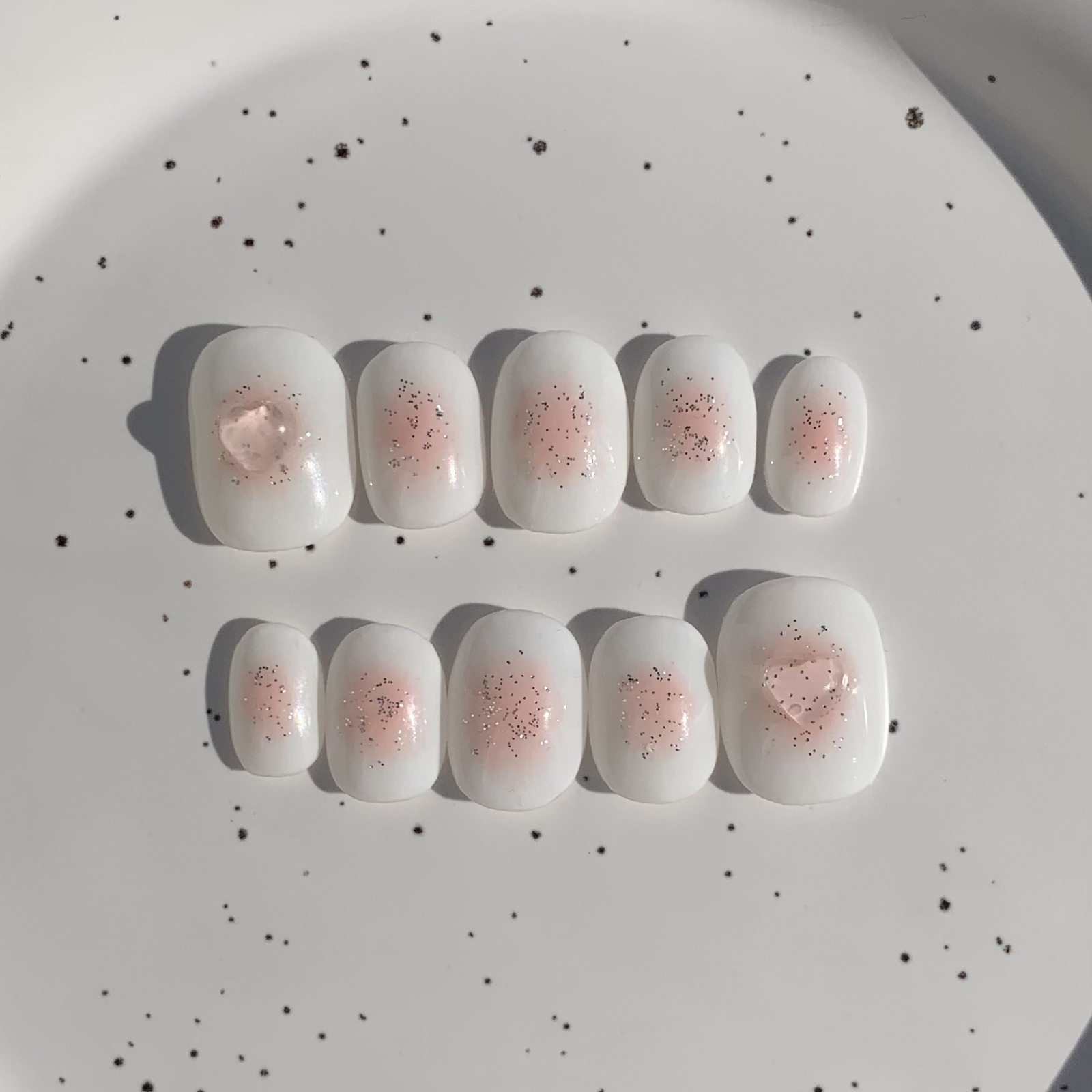 【湿润粉色腮红指甲】白色 心形 腮红 简约