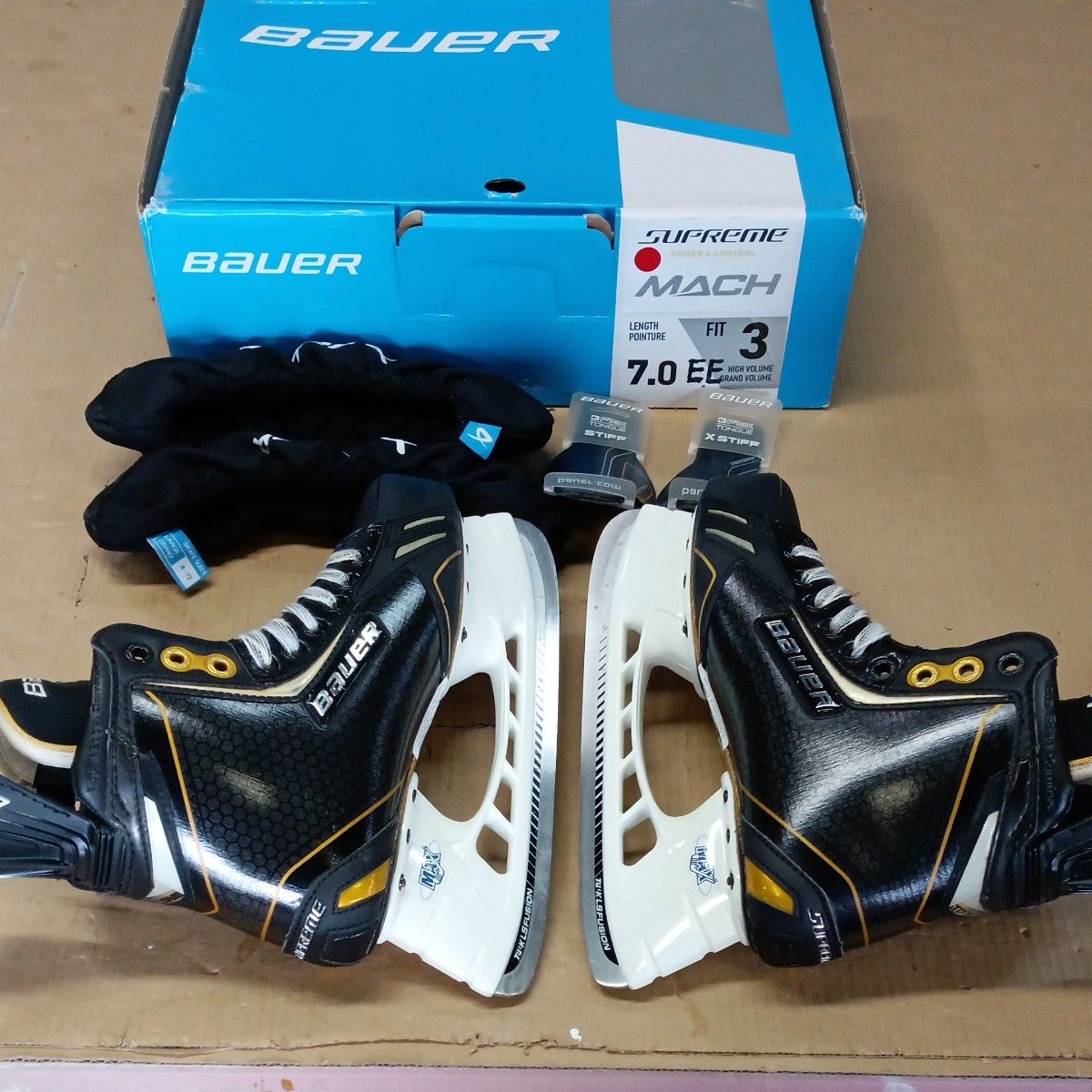 BAUER SUPREME Totalone NXG冰球鞋7.0 EE约26cm宽幅接近新品