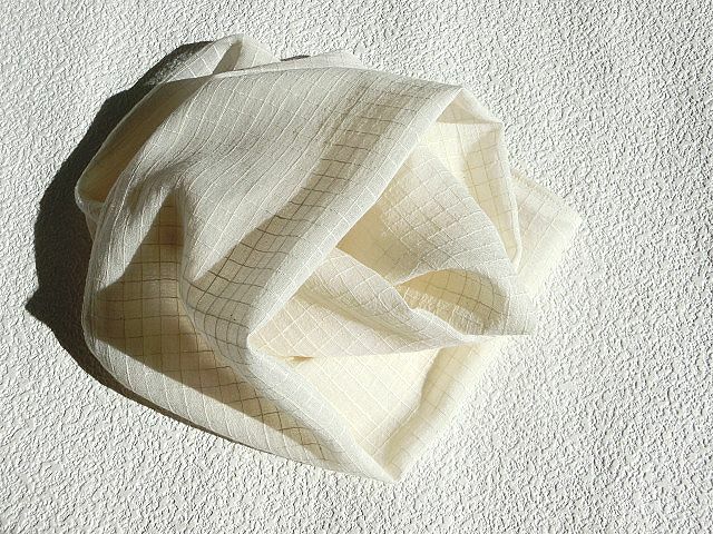 围巾·披肩·镂空方巾·奶油色·亦可作为生日或探病的小礼物