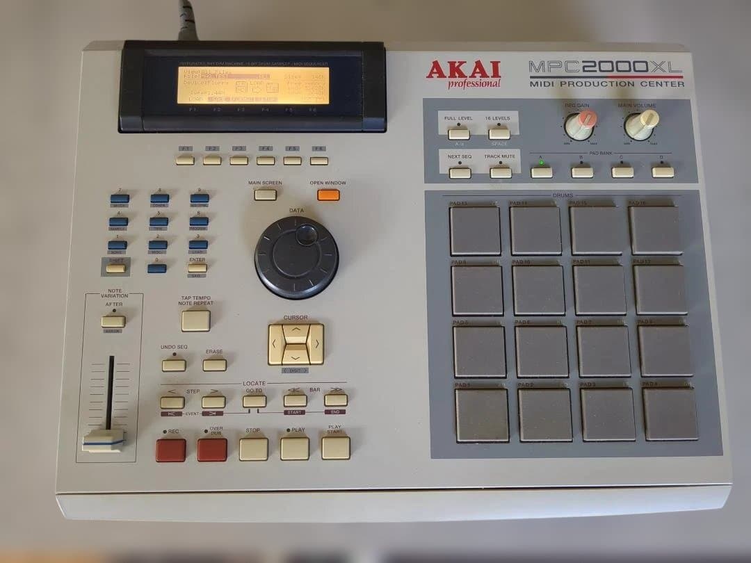 Akai MPC 2000XL动作产品32mb采样器