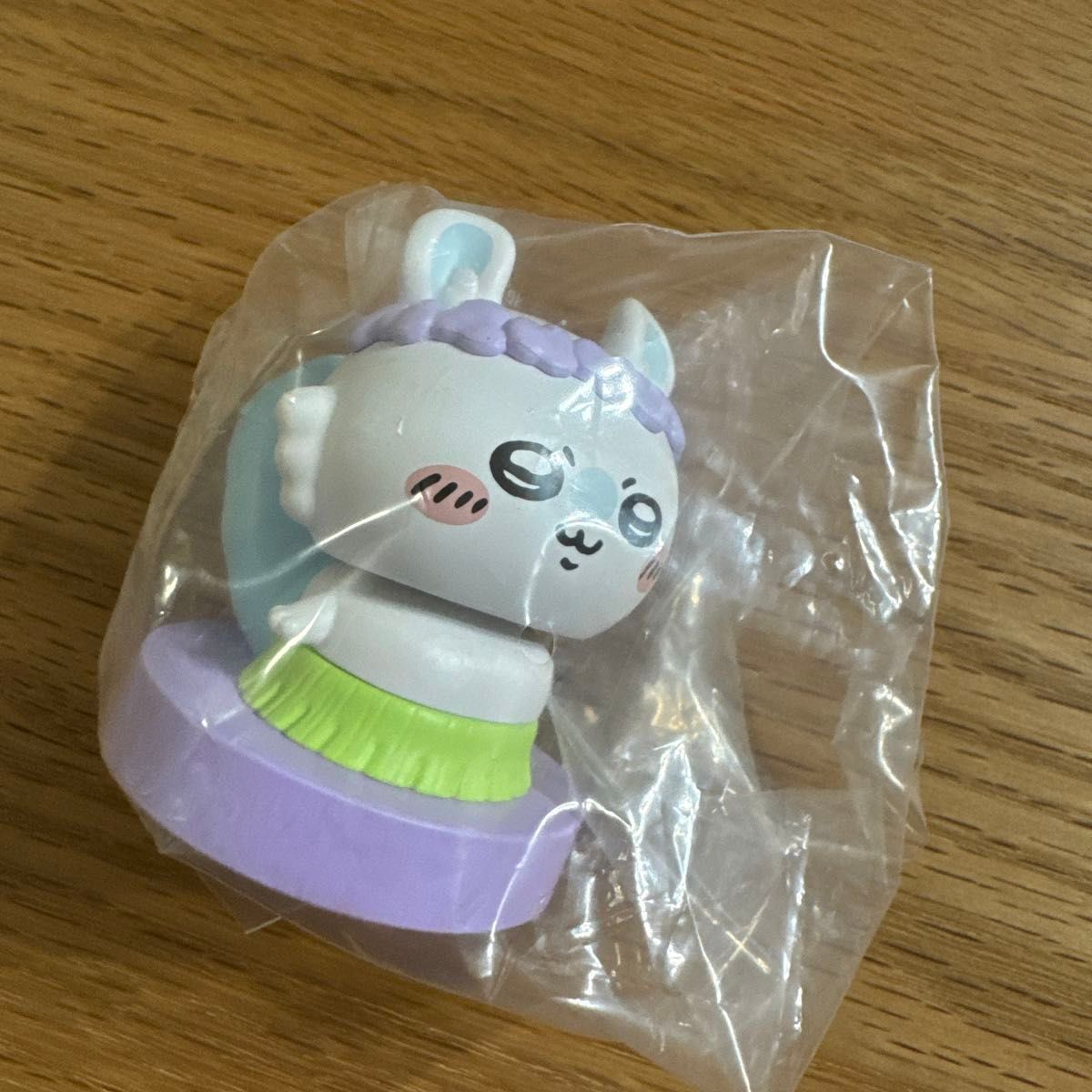 Chiikawa 人鱼岛的秘宝 摇摆头部手办 鼯鼠