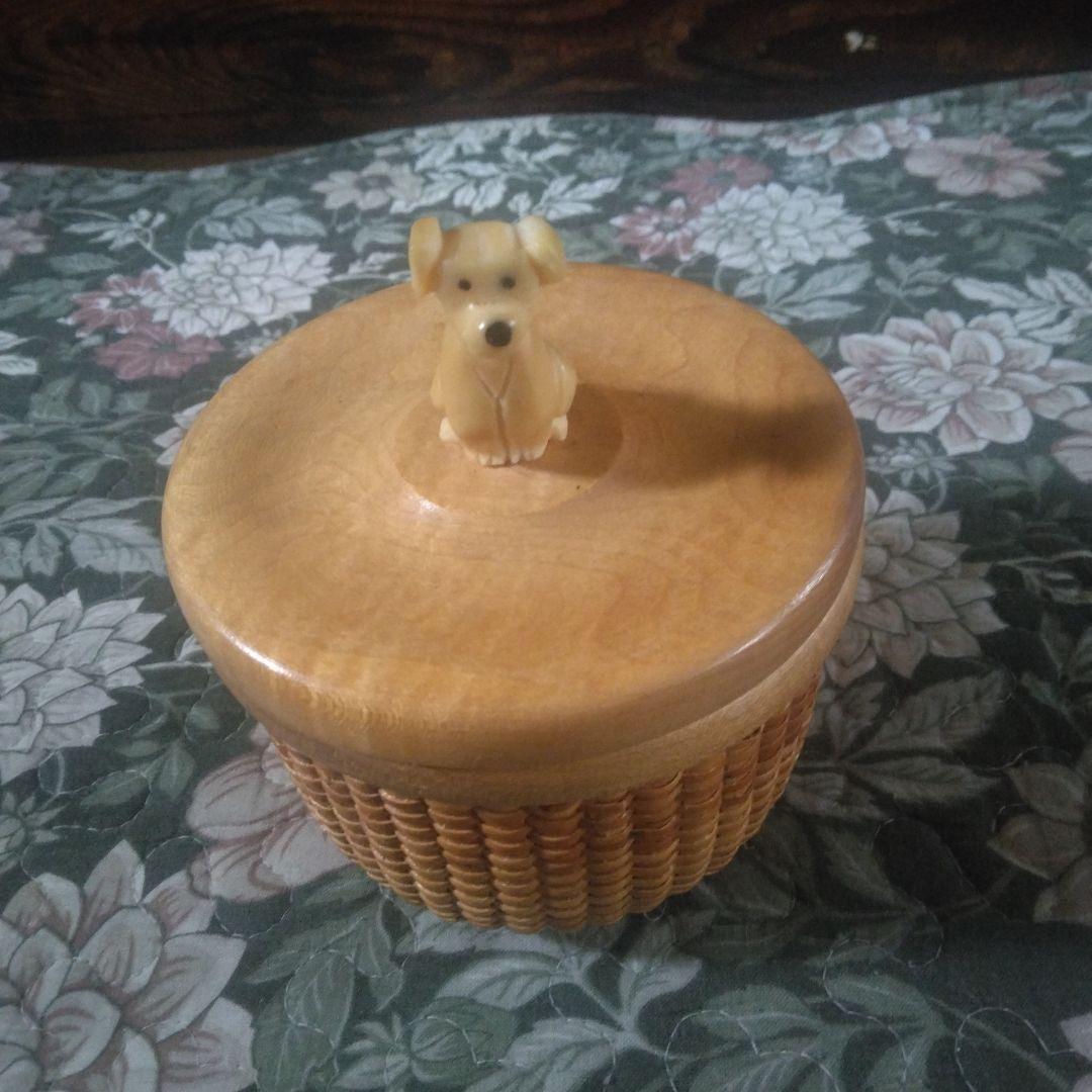 Nantucket Basket Candy Basket with Dog Figurine