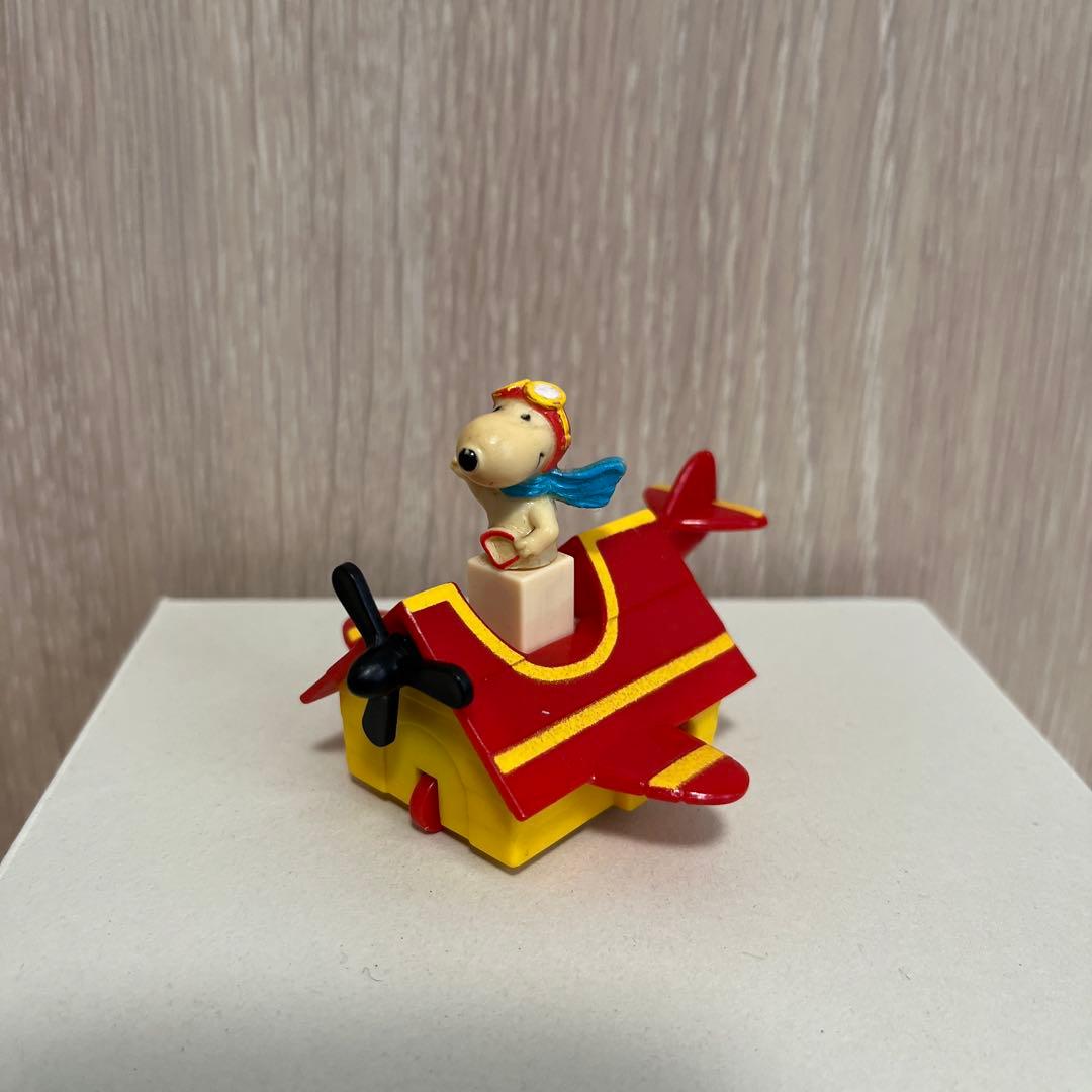 Retro Vintage Snoopy Figure b