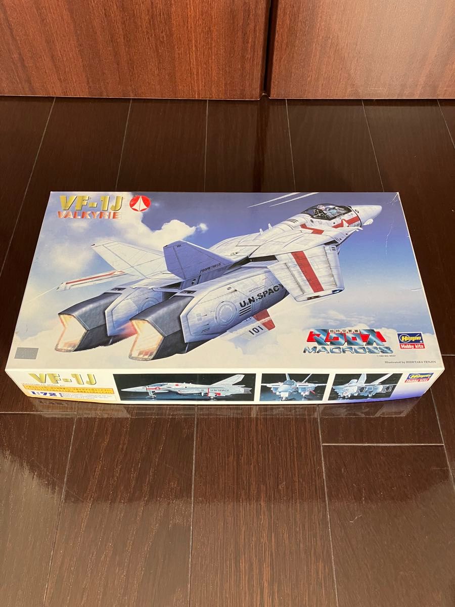 长谷川 1/72 超时空要塞Macross VF-1J Valkyrie Fighter 塑料模型