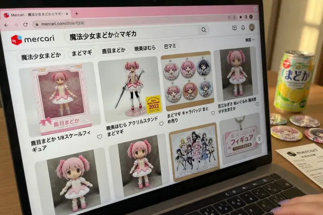 A Japanese marketplace search page showing Puella Magi Madoka Magica figures, acrylic stands, and character goods