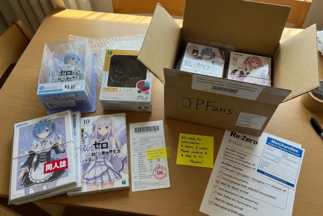Re:Zero consolidation parcel with anime figures, books, and character merchandise ready for international shipping