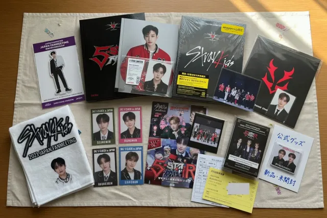 Stray Kids member album and event goods including Japanese photocards, albums, and fan meeting merchandise